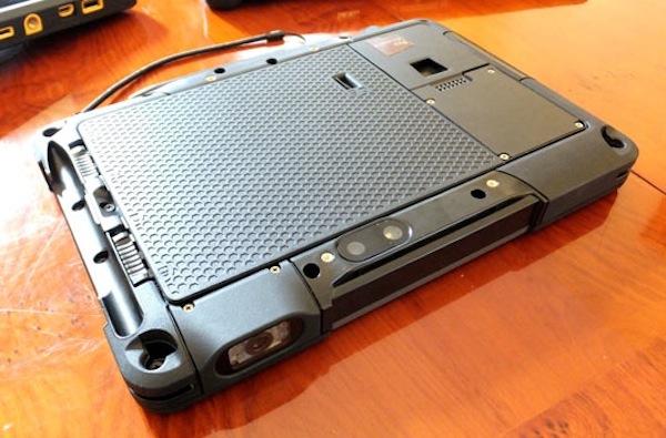 Máy tính bảng có thiết kế hầm hố