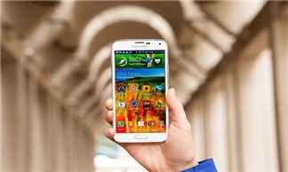 Tín đồ iPhone ồ ạt chạy sang Galaxy S5 của Samsung