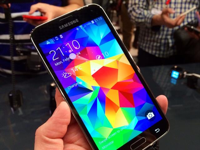 Kích hoạt máy ảnh từ màn hình Khóa