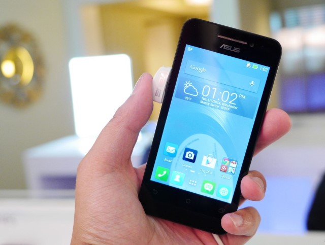 Zenfone 4 có dung lượng RAM lên tới 1GB