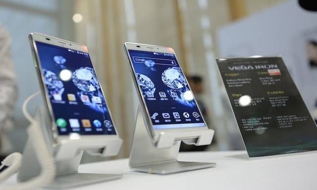 Smartphone đe doạ huỷ diệt Galaxy S5 lộ cấu hình cực cao Smartphone đe doạ huỷ diệt Galaxy S5 lộ cấu hình cực cao