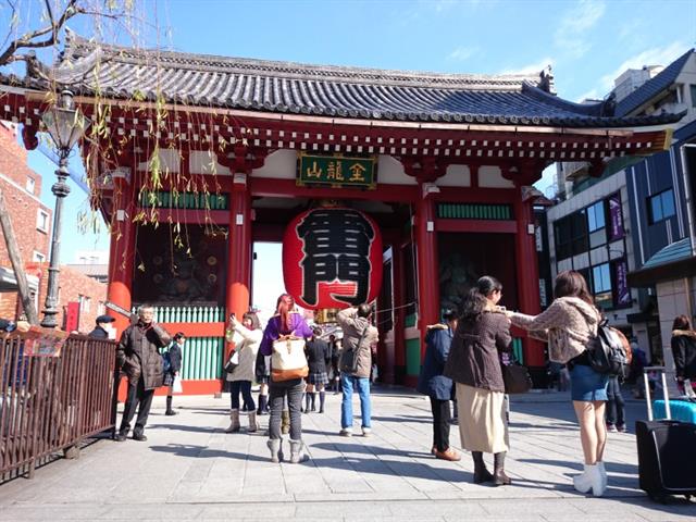 Ngắm Tokyo chân thực và sống động dưới 