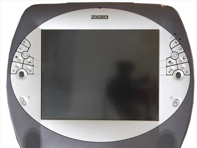 Bạn có thấy Nokia M510 giống như những mẫu máy nuôi thú ảo đến từ Nhật Bản?