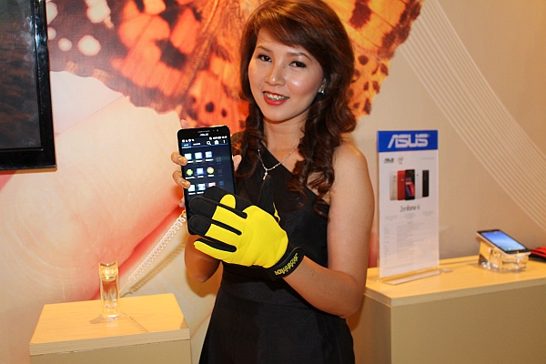 Bạn sẽ mua hàng xách tay hay tiếp tục đợi hàng chính hãng về nước?