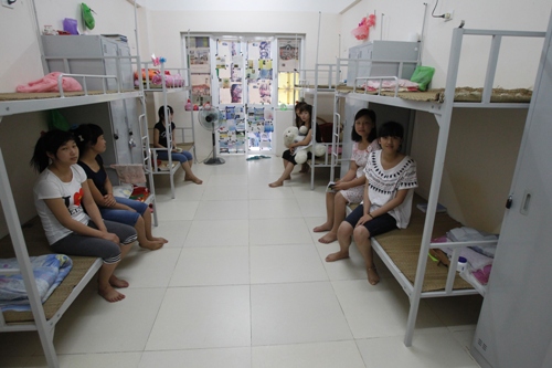 Phòng ở trong ký túc xá rất thoáng mát