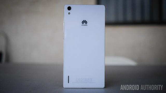 Mặt sau của máy cũng được thiết kế mang tính thẩm mỹ cao