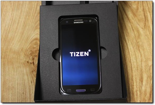 Smartphone chạy Tizen OS