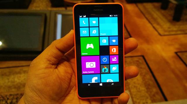 Lumia 630 không khác gì mấy so với các phiên bản tiền nhiệm