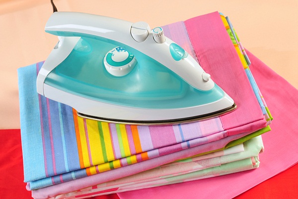 How to Use an Electricity-Saving Ironing Table