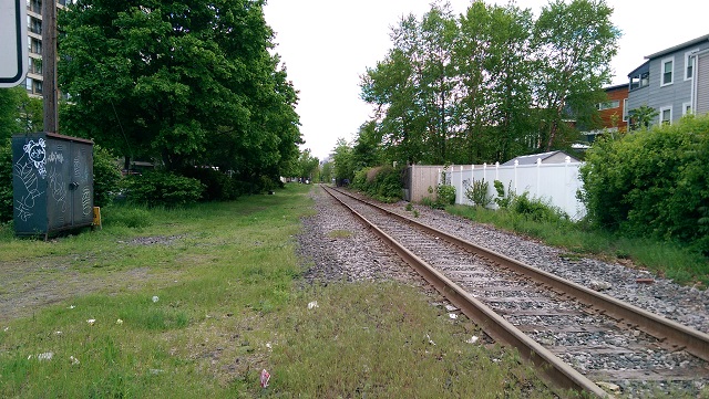 HTC One Mini 2 và One M8