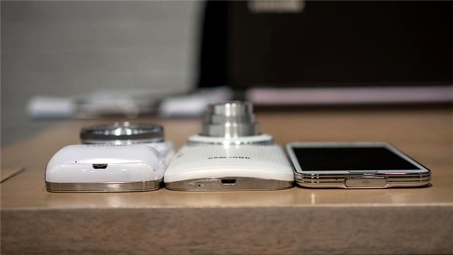 Galaxy K Zoom và Galaxy S4 Zoom Galaxy K Zoom và Galaxy S4 Zoom