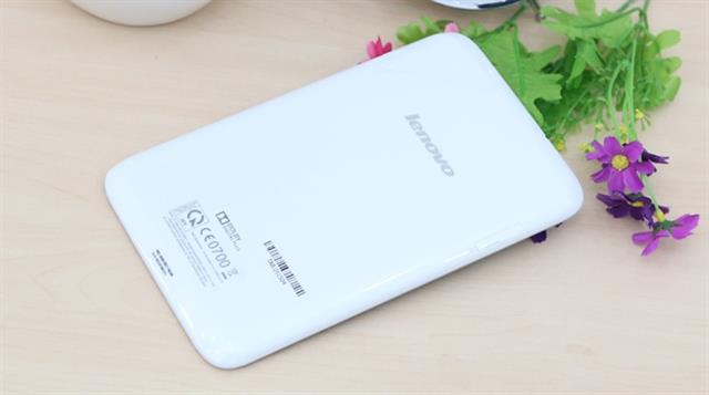 Hiện máy được bán ra với hai màu đen và trắng