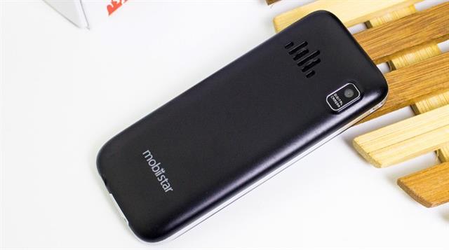 Máy còn màu trắng, trắng xanh dương, đen bạc và đỏ đen