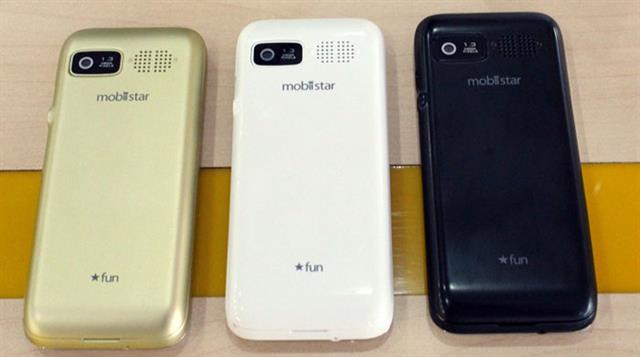 Máy còn màu trắng, đen và vàng