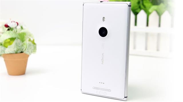 Máy còn màu đen và trắng