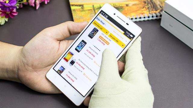 OPPO R1 có giá bán tham khảo tại thegioididong.com khoảng 8.990.000 đồng