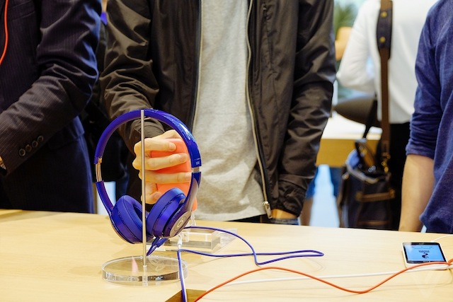 Tại nghe Beats đã xuất hiện trong Apple Store sau thương vụ 3 tỷ USD