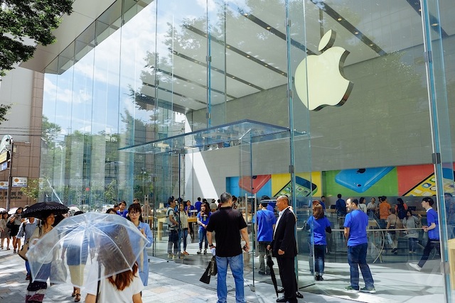 Thời điểm cửa hàng khai trương thì Tokyo đã chứng kiến nhiều cơn mưa lớn xen kẽ với nắng gắt