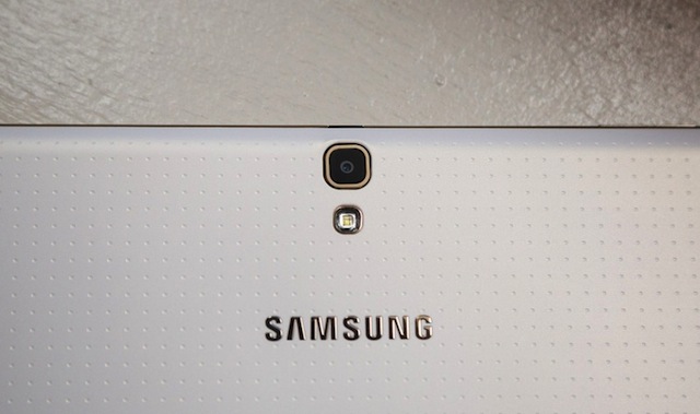 Galaxy Tab S 10.5 inch có camera sau 8 MP