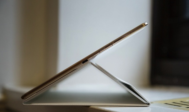 Galaxy Tab S 10.5 inch mỏng và nhẹ hơn Tab Pro 10.1 inch