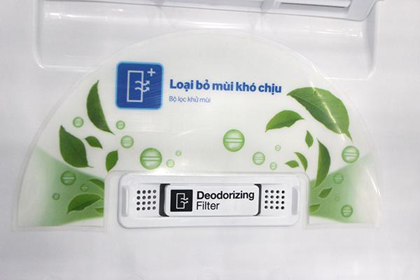 Tủ lạnh được trang bị bộ lọc khử mùi Deodorizing Filter tiên tiến