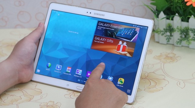 Trên tay Galaxy Tab S 10.5 siêu mỏng tại Việt Nam
