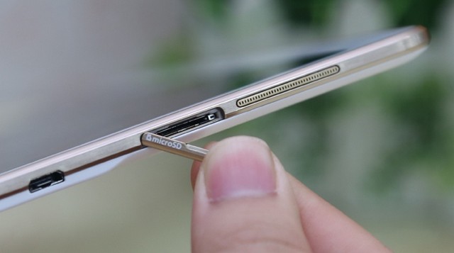 Trên tay Galaxy Tab S 10.5 siêu mỏng tại Việt Nam