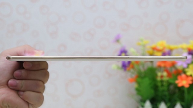 Trên tay Galaxy Tab S 10.5 siêu mỏng tại Việt Nam