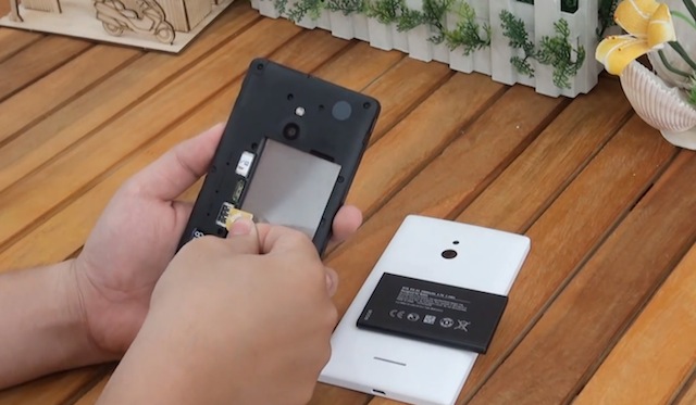 Lắp SIM vào từng khe thích hợp