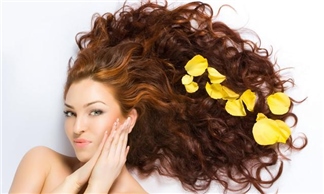 4 việc cần lưu ý giúp mái tóc luôn mượt mà khi ngồi phòng máy lạnh