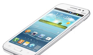 Smartphone tầm trung chip lõi tứ Galaxy Win giảm giá mạnh