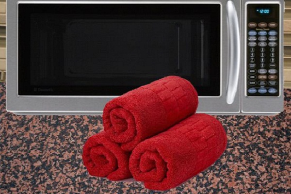 Khăn chườm n&oacute;ng khẩn cấp cho người bệnh