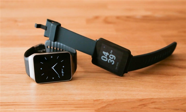 Smartwatch chạy Android Wear Smartwatch chạy Android Wear