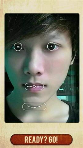 Bạn cần kéo thả chính xác những công cụ làm lão hóa đúng vị trí như: mắt và miệng, giống hình minh họa phía trên