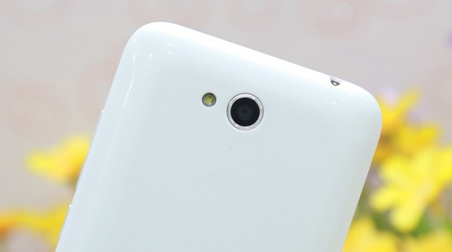 Trên tay smartphone 8 nhân giá rẻ của HTC tại Thegioididong