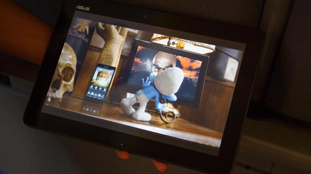 Độ phân giải của màn hình chỉ ở mức trung bình, nhưng vẫn sắc nét, đủ để xem video HD