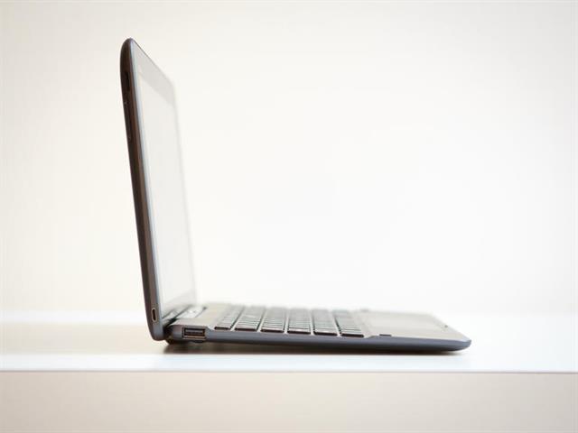 Nhìn thoáng qua chẳng khác gì một chiếc máy tính xách tay