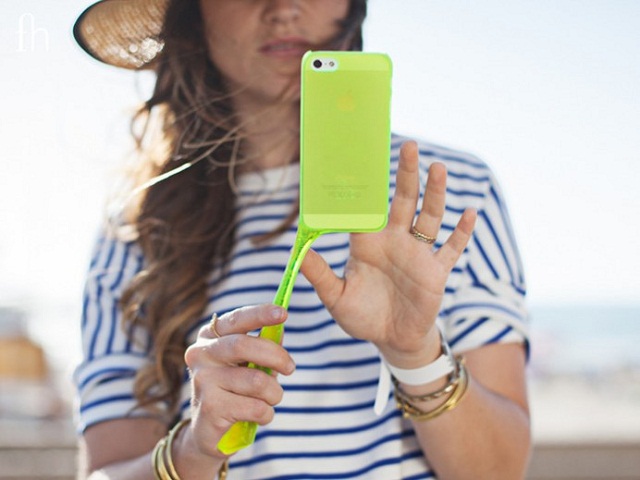 Ốp lưng dạng tay cầm độc đáo cho iPhone sắp được bán ra