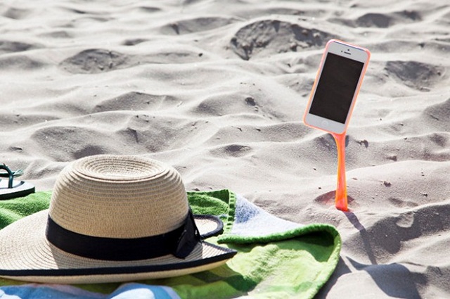 Ốp lưng dạng tay cầm độc đáo cho iPhone sắp được bán ra