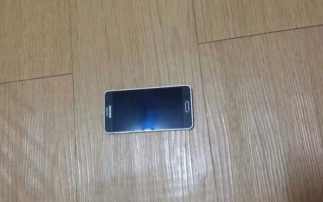 Galaxy Alpha bị ghi nhận ở Việt Nam