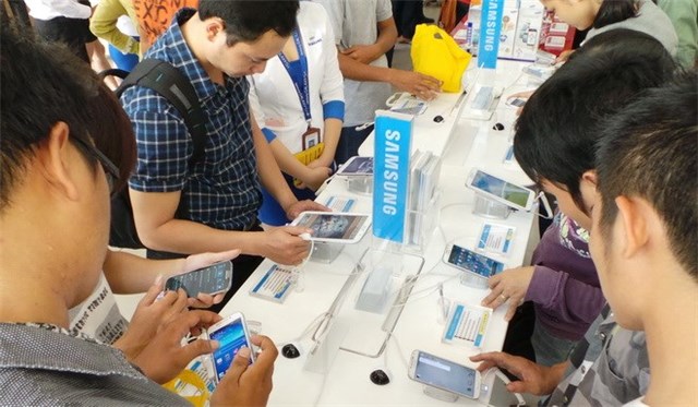 Một số kinh nghiệm khi mua smartphone cho những người không chuyên Một số kinh nghiệm khi mua smartphone cho những người không chuyên