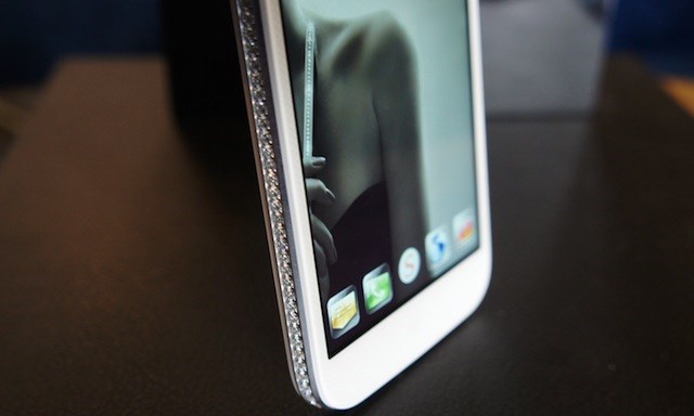 Xuất hiện smartphone Pháp sang trọng dành riêng cho phái nữ Xuất hiện smartphone Pháp sang trọng dành riêng cho phái nữ