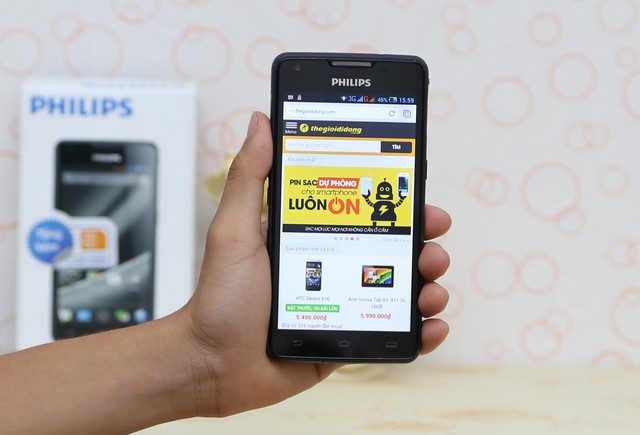 Trên tay smartphone pin chờ 2 tháng của Philips tại Thegioididong