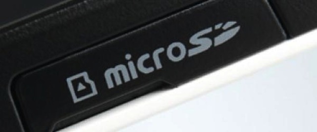 Khe cắm thẻ MicroSD