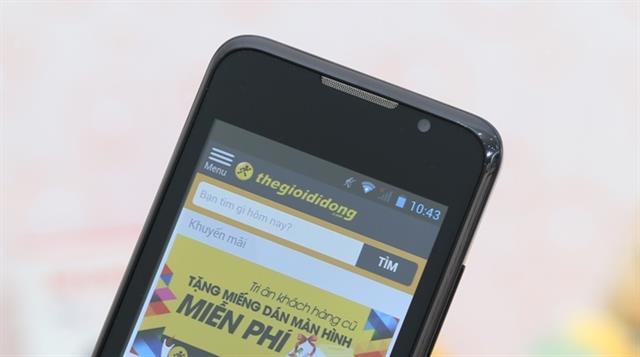 Viền màn hình phía trên có dải loa thoại và camera phụ VGA