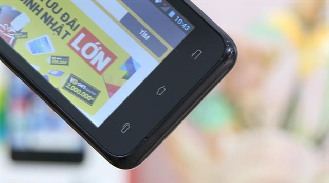 Viền màn hình phía dưới có 3 phím điều hướng cơ bản của Android