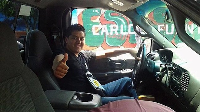 Aguilar sẽ vẫn còn sống nếu chỉ chụp ảnh cùng xe