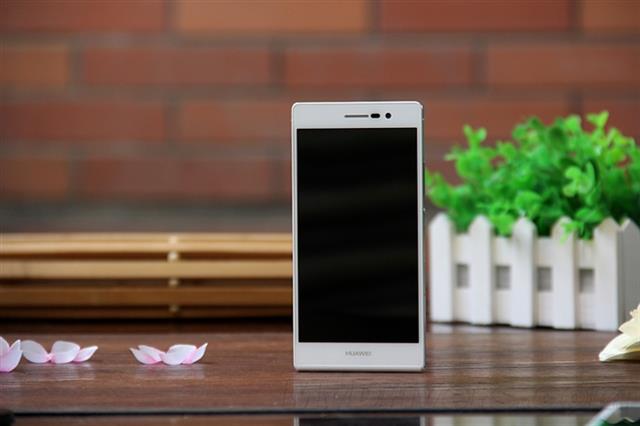 Ascend P7 màn hình Sapphire