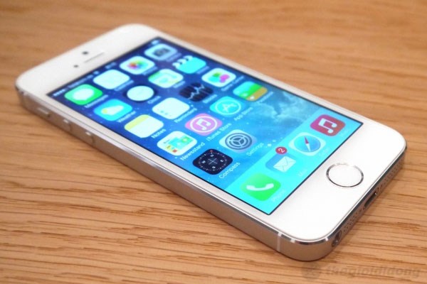 1. iPhone 5s -16GB (16,59 triệu đồng) 