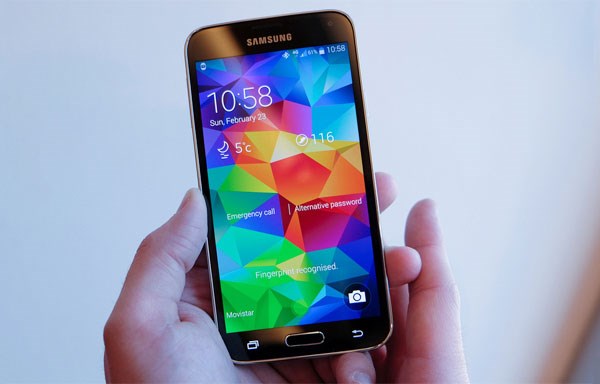 Samsung Galaxy S5 (15,99 triệu đồng) 